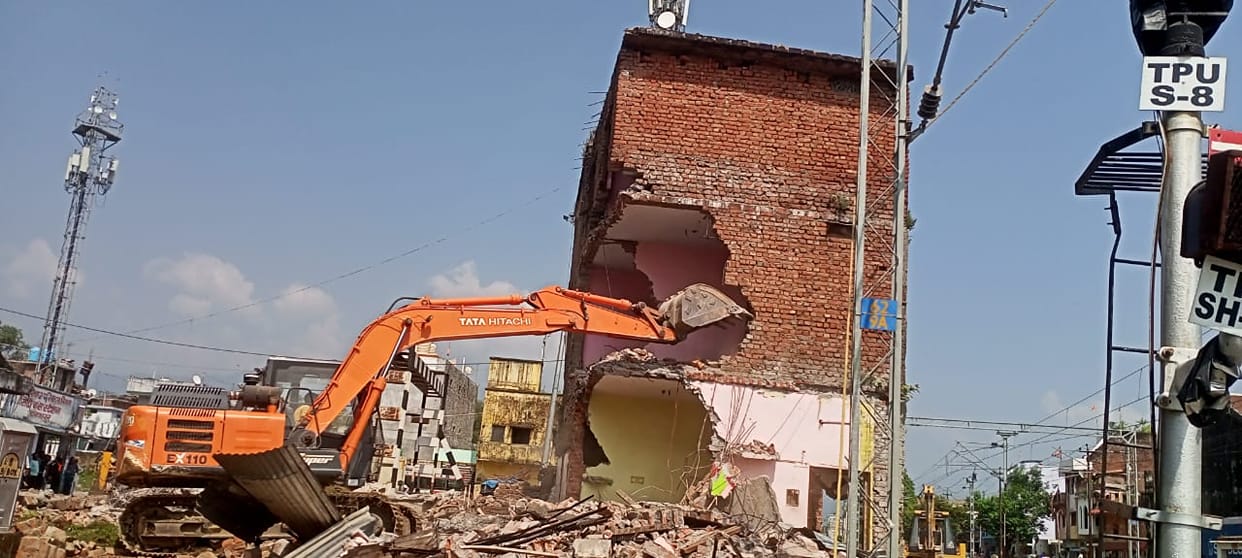 Encroachment on railway land demolished in Tanakpur