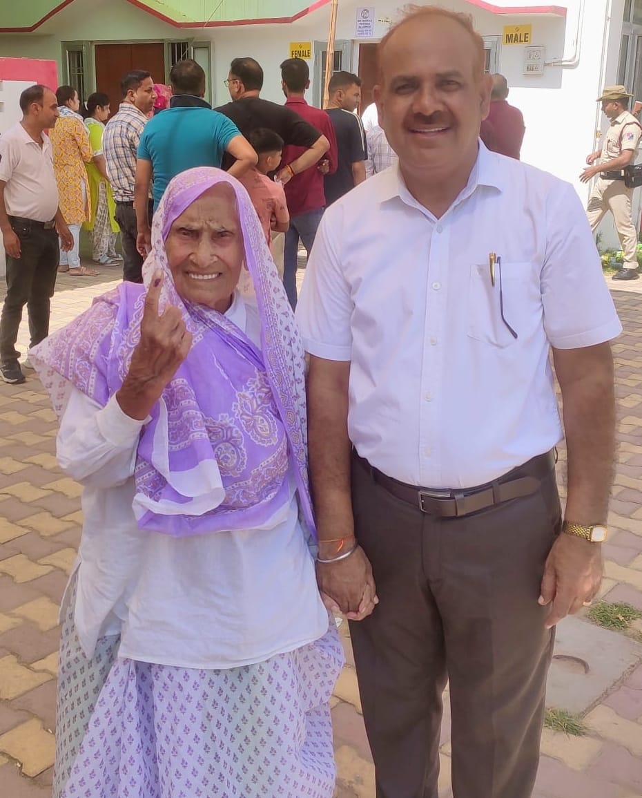 The elderly showed enthusiasm in electing a new government in their advancing age