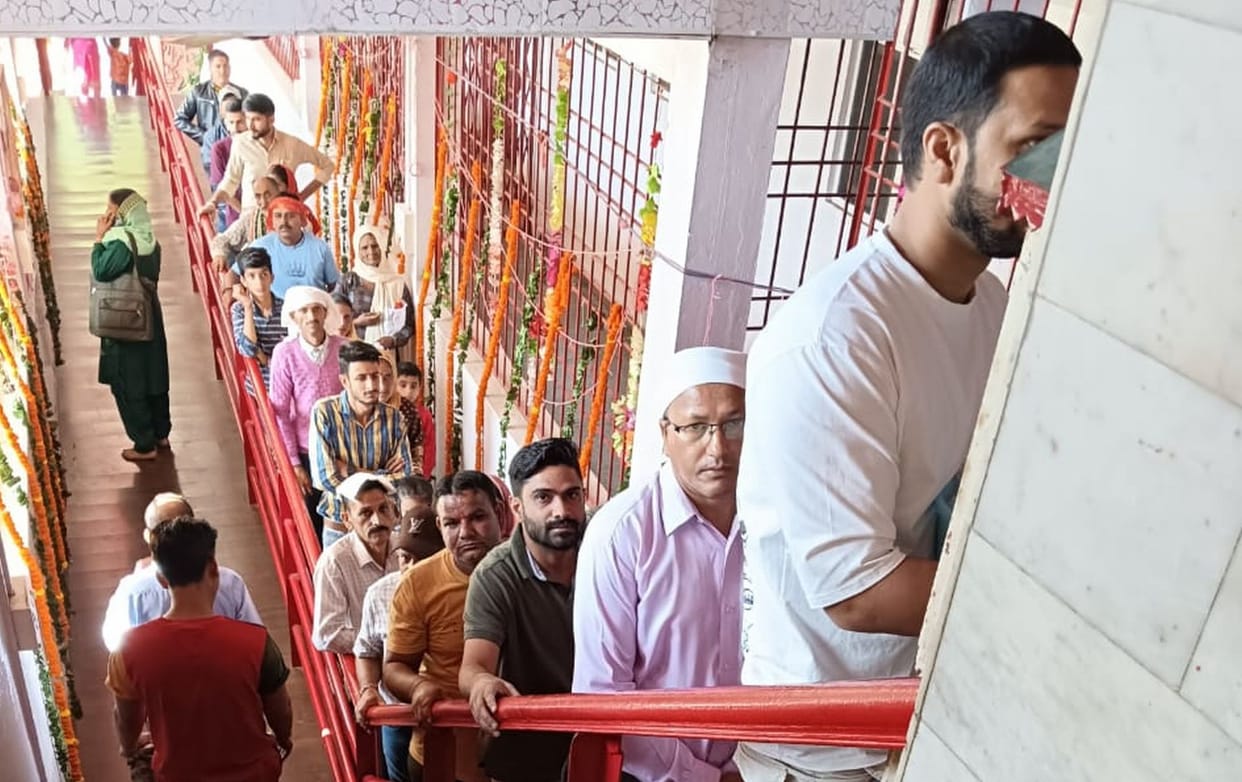 Five thousand devotees paid obeisance at Bhalei Mata temple.