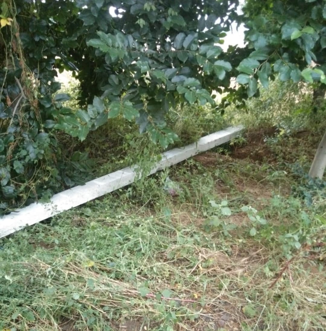 Half of the pole fell, six villages lost electricity