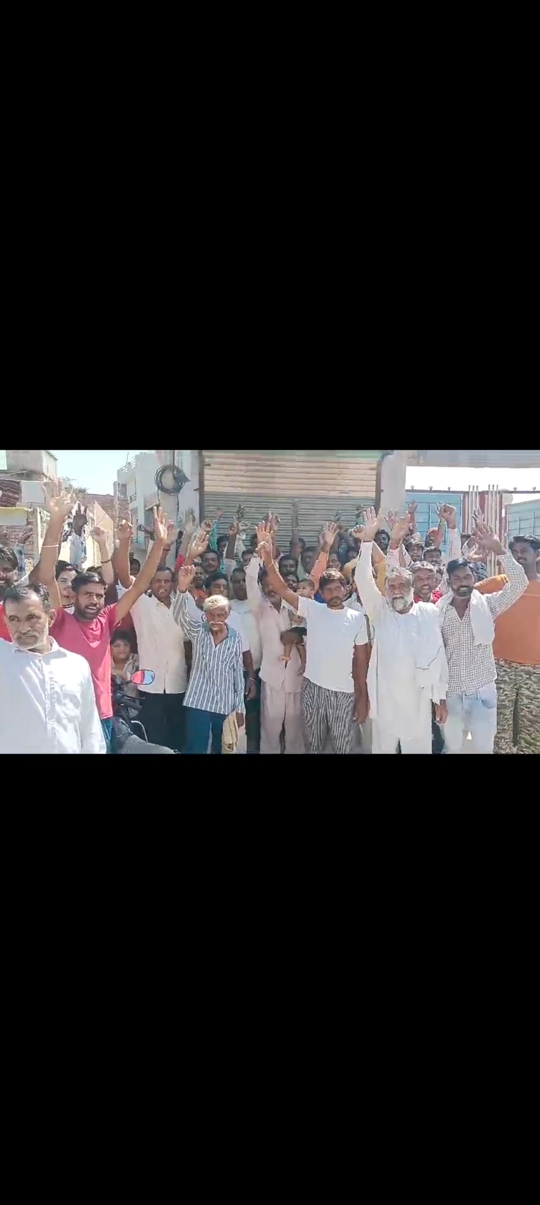 People raised slogans against vote buying in Rania