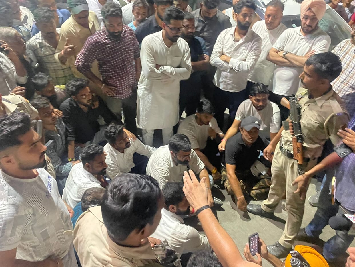 Congress candidate created ruckus at the booths for two hours, police had to use mild force