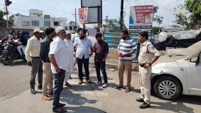 Burhanpur: Municipal corporation's private engineer and Waqf Dargah committee embroiled in property dispute