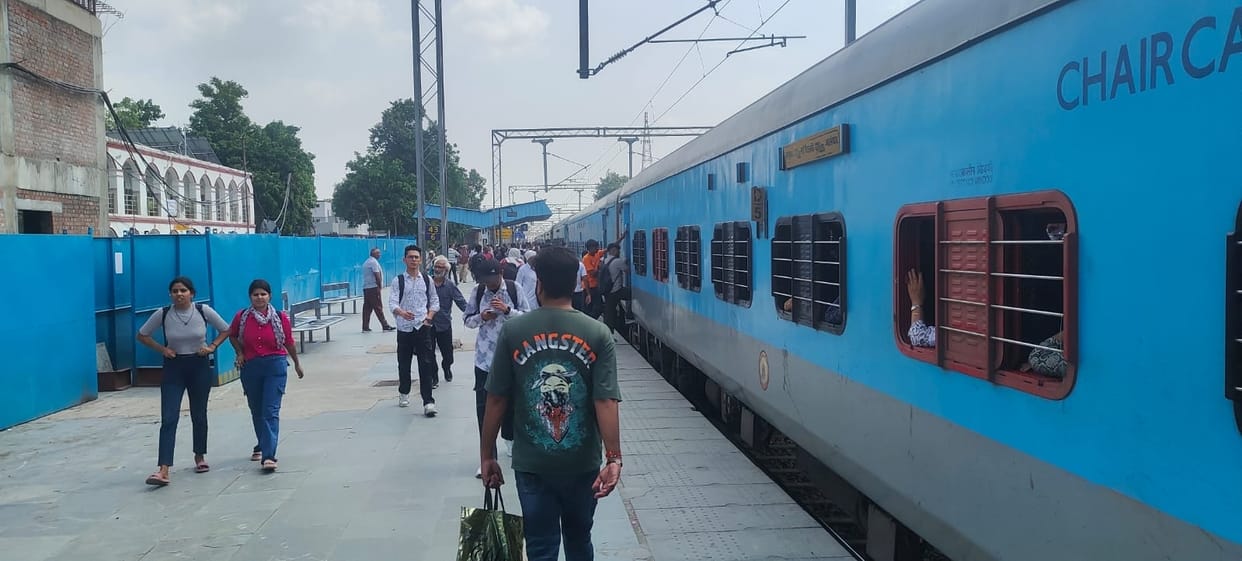 Traffic system started going off track, trains are running late by hours
