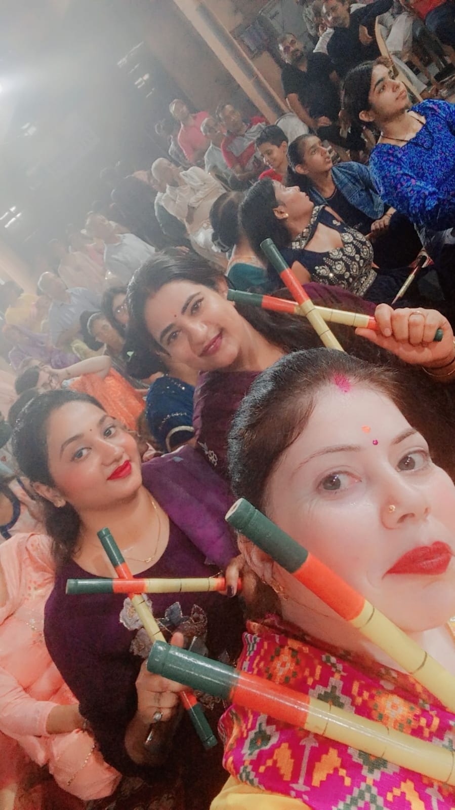 Garba festival celebrated with pomp in Sanatan Dharma Mahavir Temple