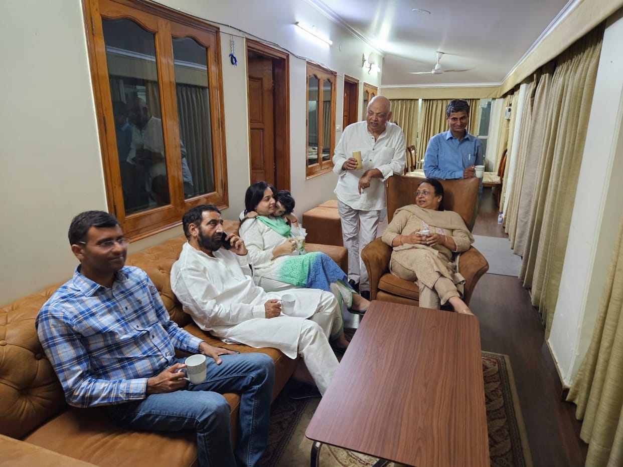 Congress candidate Rao Dan Singh spent time with his family as soon as he woke up in the morning.