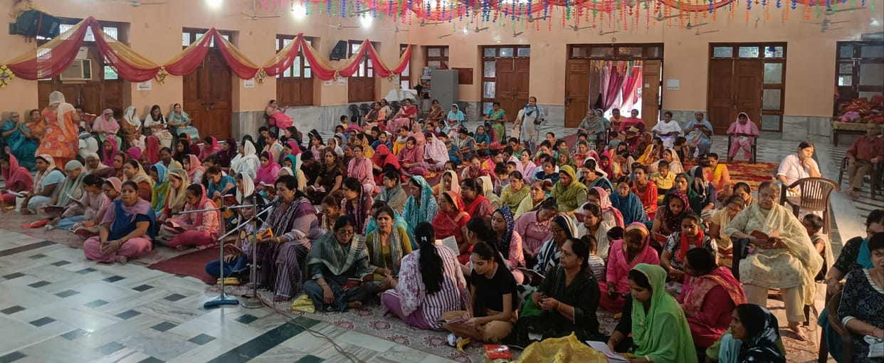 Devotees did collective recitation in the temple on the fifth day of Shardiya Navratri