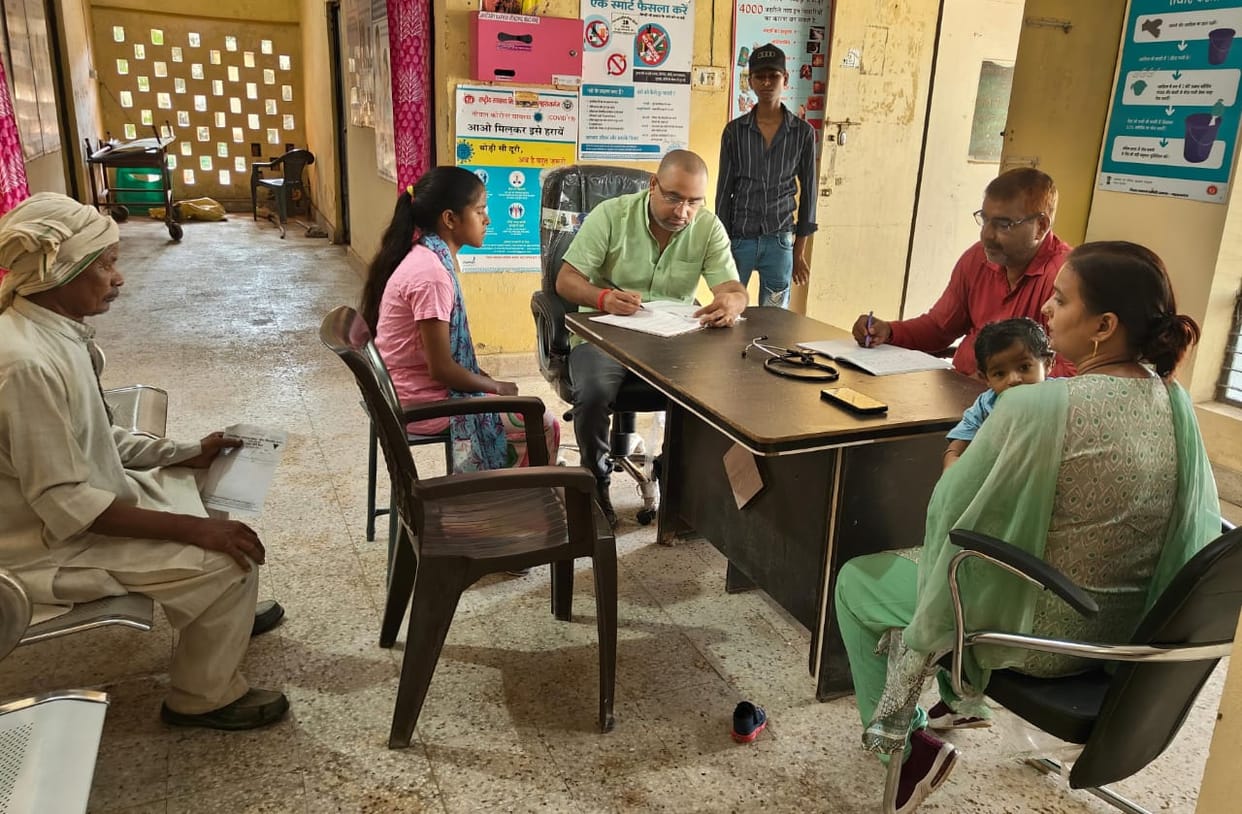 Arogya Mela: Doctors were missing, pharmacists were providing treatment