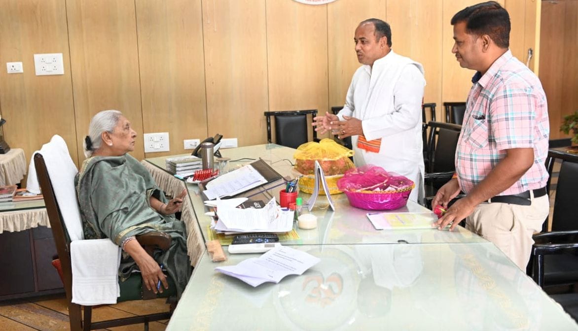 Kaushal invited the Governor to his agricultural farm