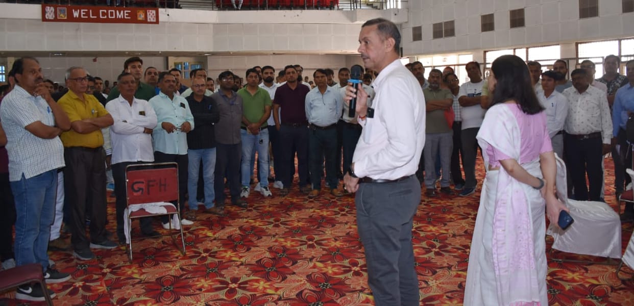 Observers took stock of all the arrangements in the counting centers