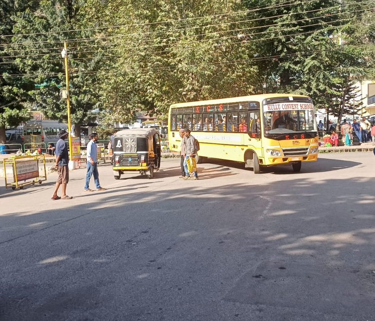 Know the traffic plan before coming to Kullu. Road closed till Dhalpur Chowk-College Gate.