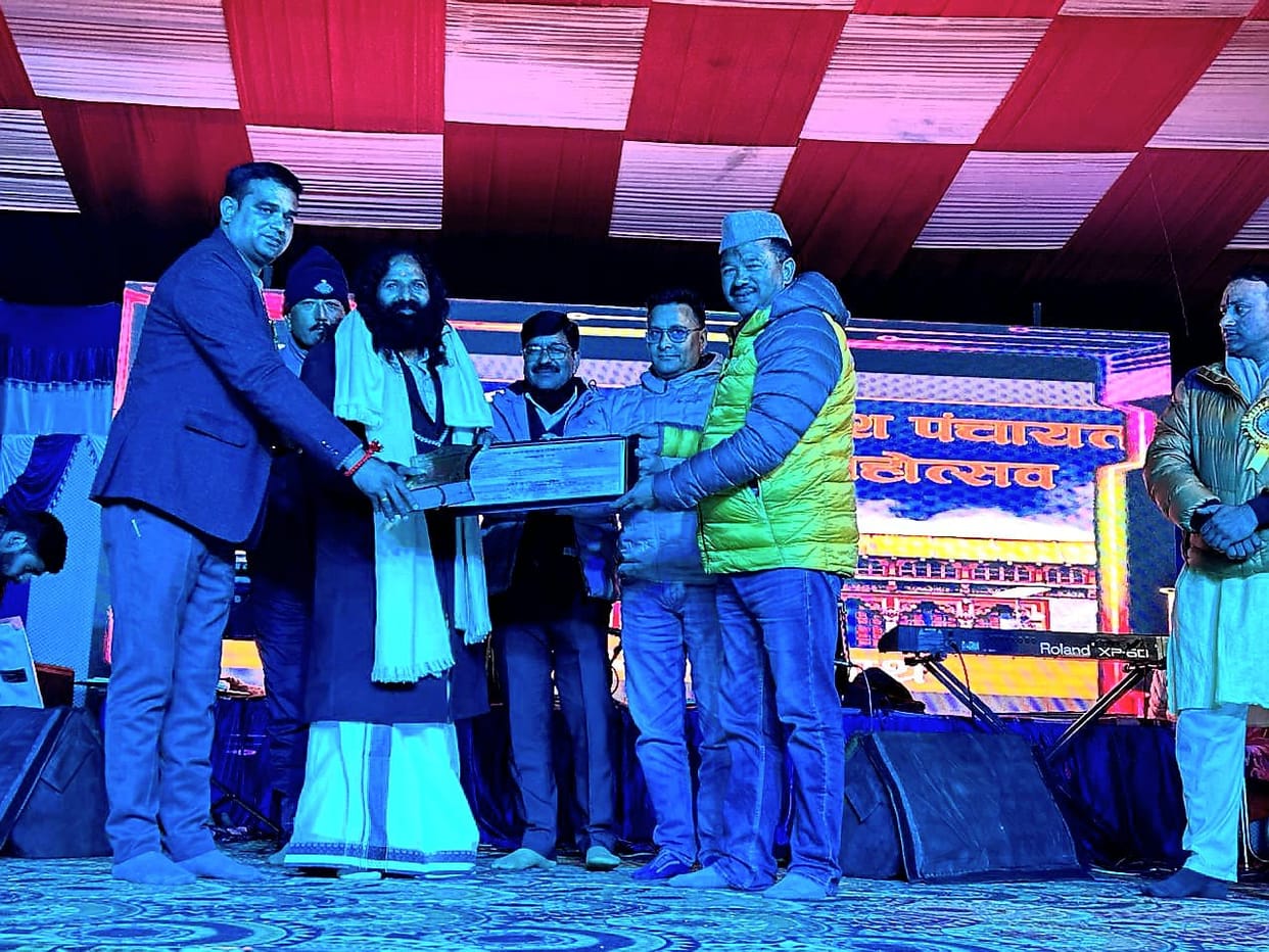 Mahatma Vinodonand Swami honored with Badrish Panchayat Award