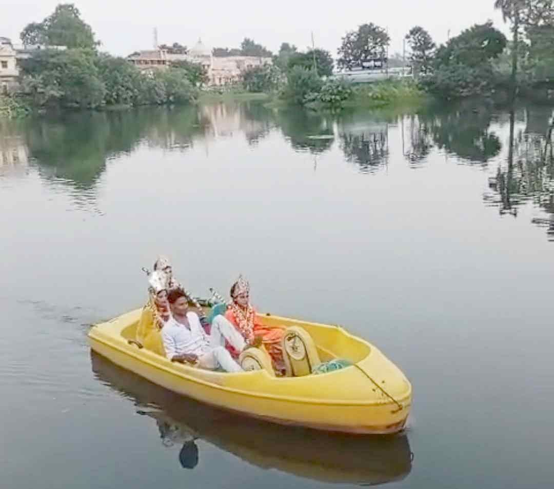 The boatman helped Shri Ram, Lakshman and Sita cross the Ganga