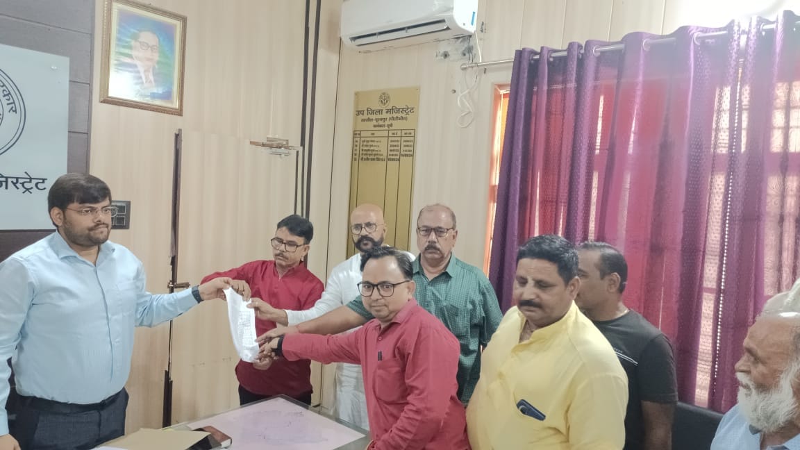 Vaishya community came in support of the grocery merchant