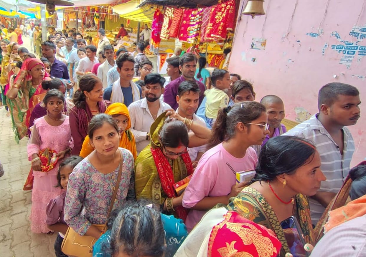 Devotees prayed and wished well