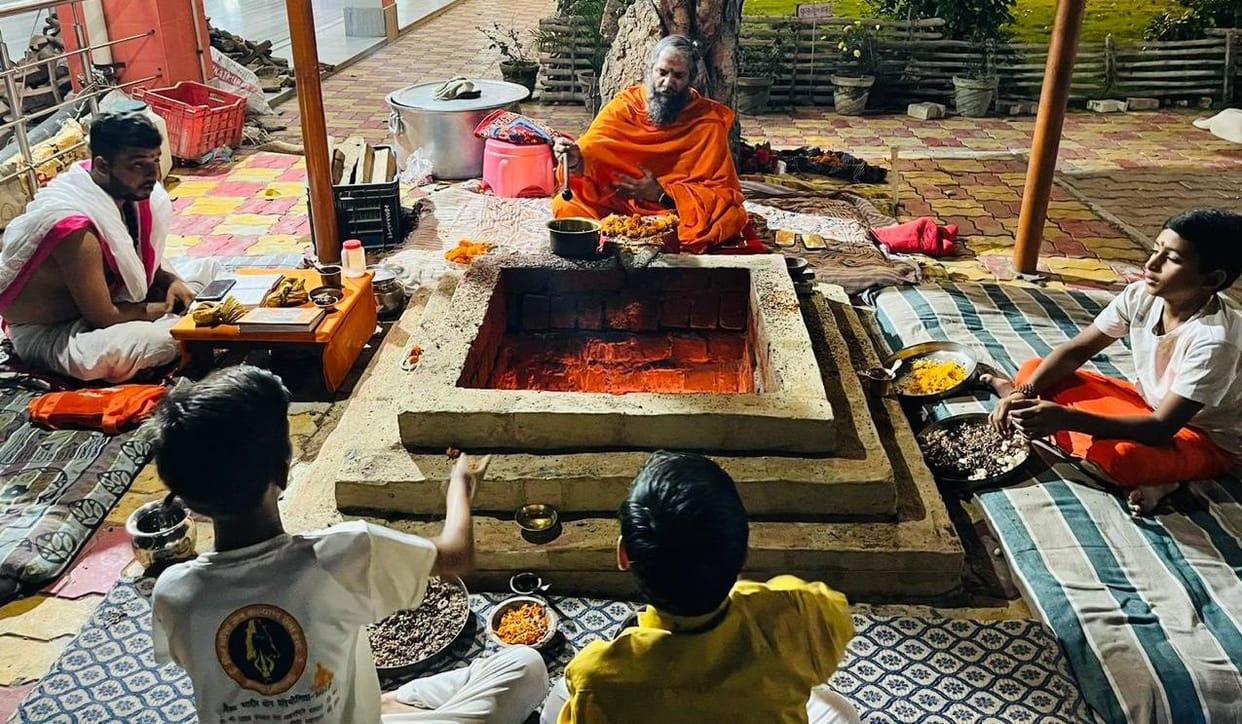 Organizing Akhand Chandi Yagna