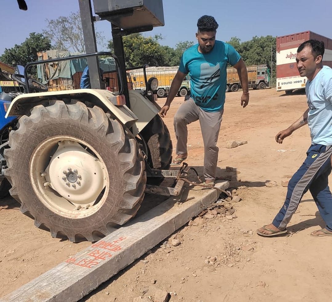 Pillar broken on National Highway 152D due to truck collision