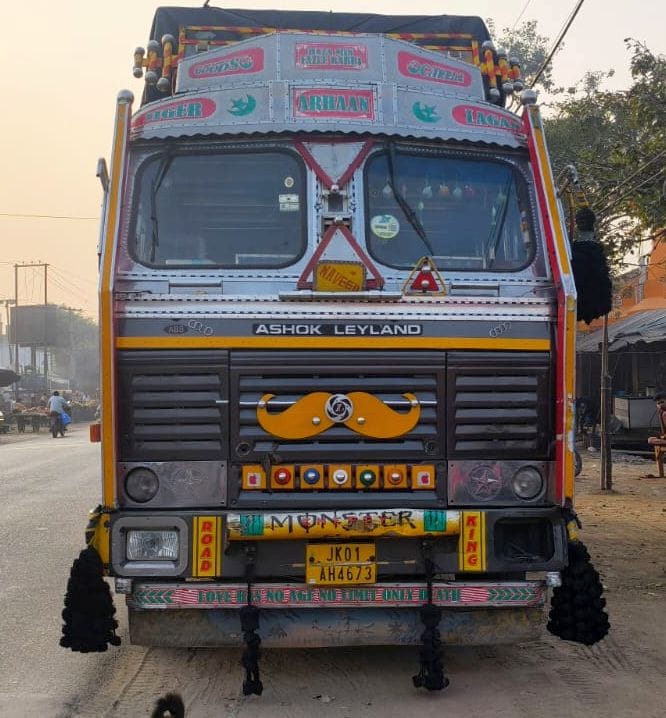 Collision between truck and car, news of driver's kidnapping creates panic