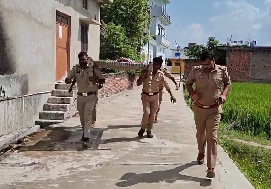 Called that she was going to commit suicide. By the time the police arrived, she had burnt herself.
