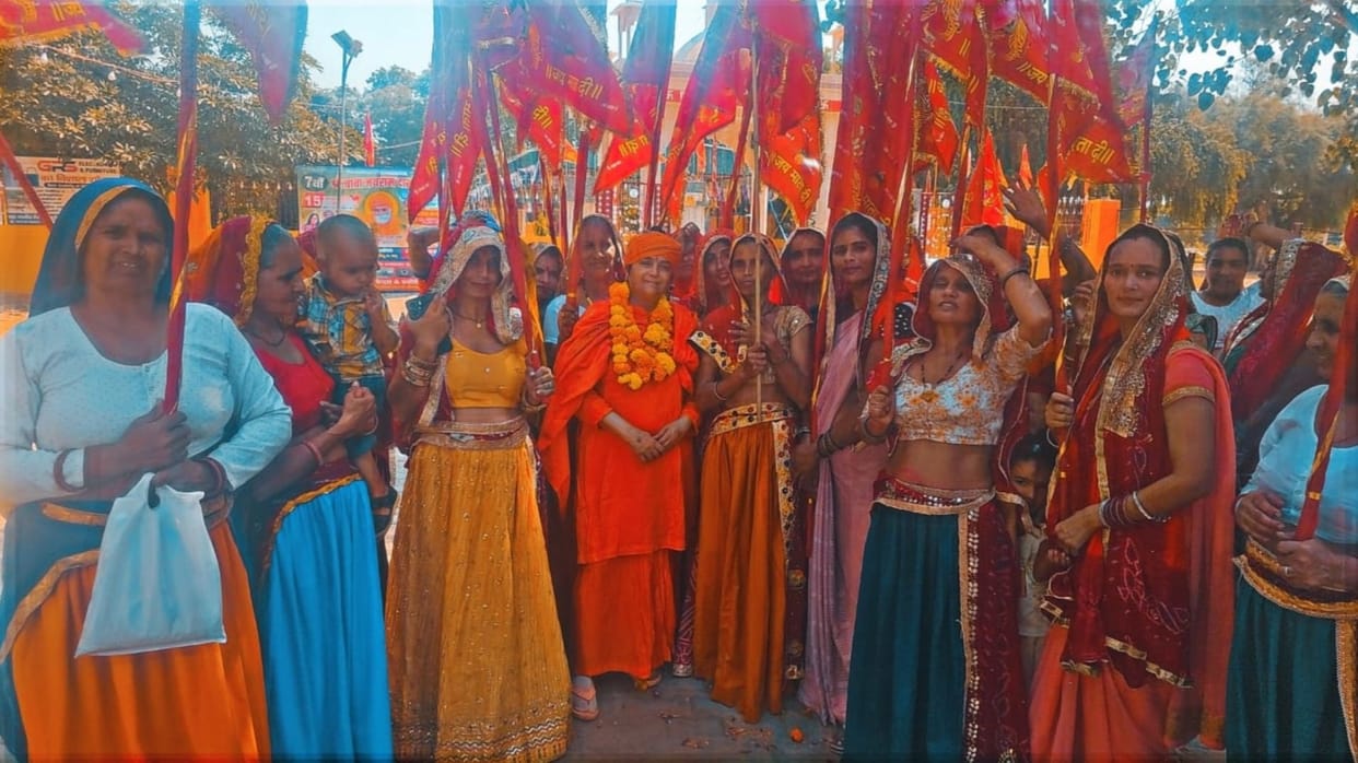A group of women devotees reached Mata Bhura Bhavani temple, Sisoth