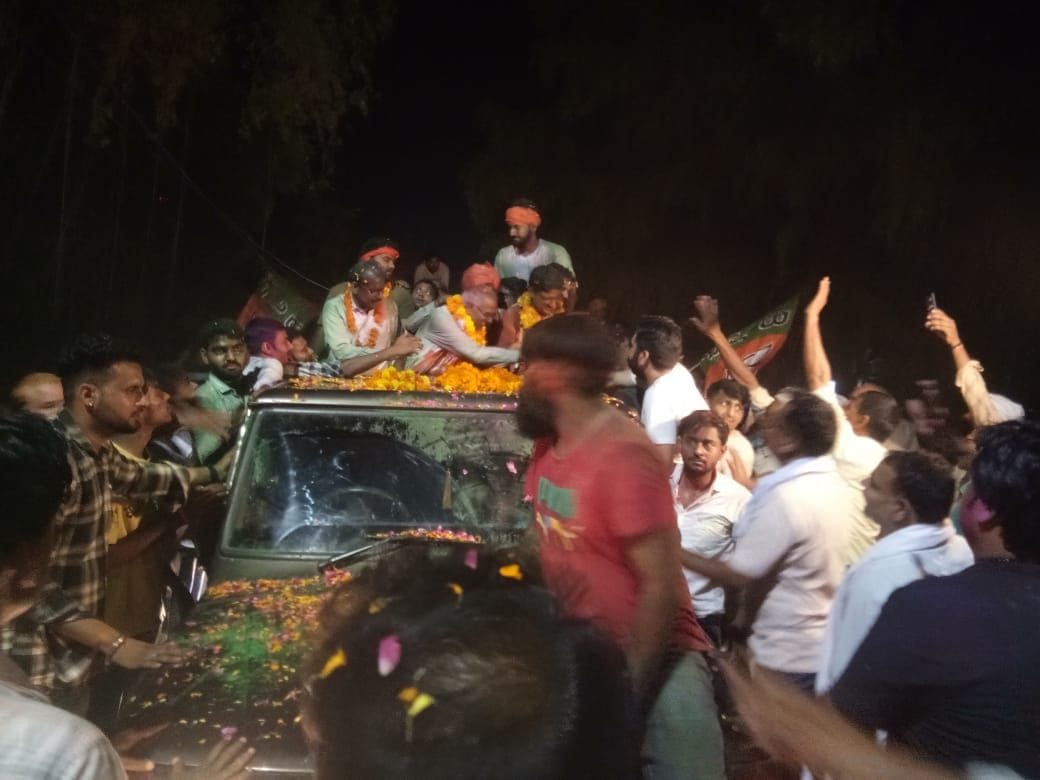 Celebration in the city on the victory of BJP candidate in Mahendragarh.