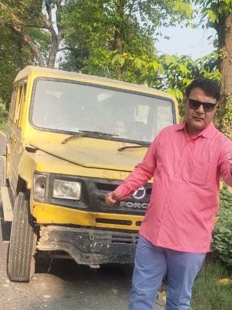 25 school children were being brought in a junk and dilapidated vehicle