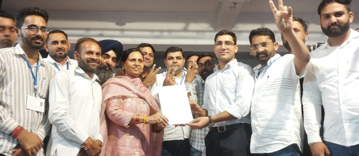 Received the certificate of victory in auspicious time