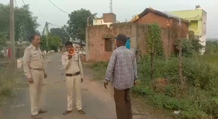 Damoh Leopard knocks in the village, forest department makes announcement and alerts villagers
