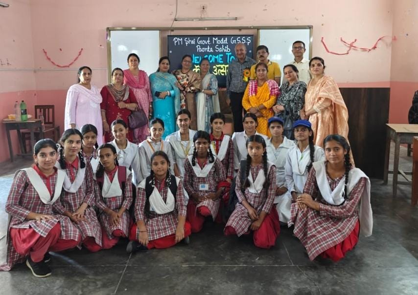 rangoutsav in girls school ponta