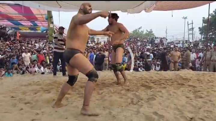 Lucky Thapa and Nagendra showed their strength in wrestling