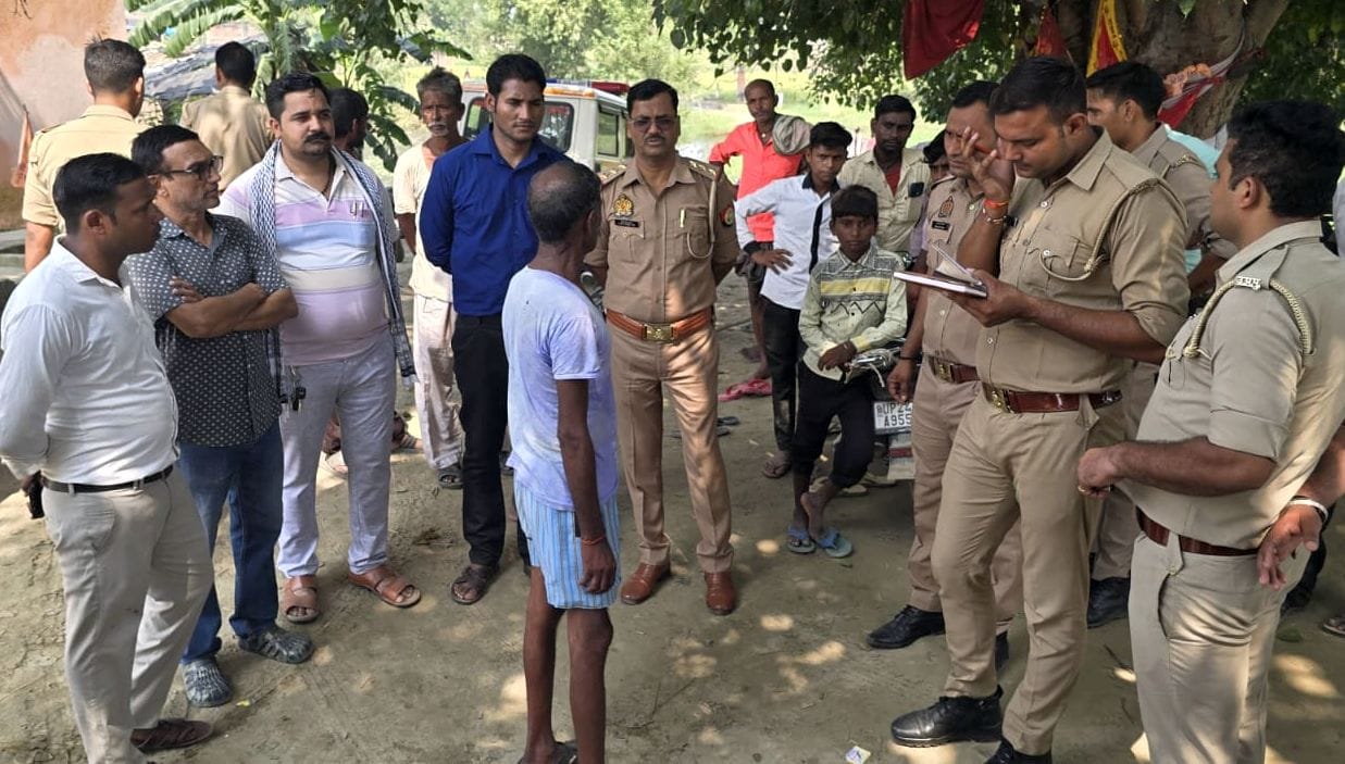 After strangulating his wife, he consumed poisonous substance and jumped into the Ganga.