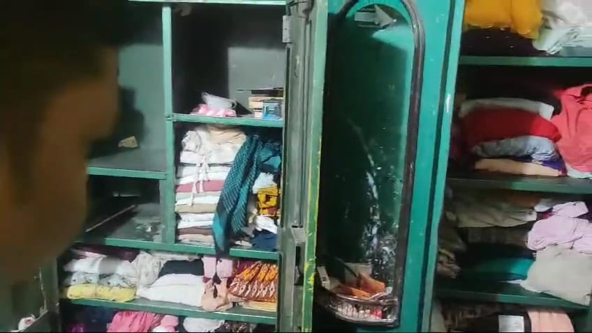Thieves broke house locked five months stole goods worth lakhs made wedding jewelry and household items FIR