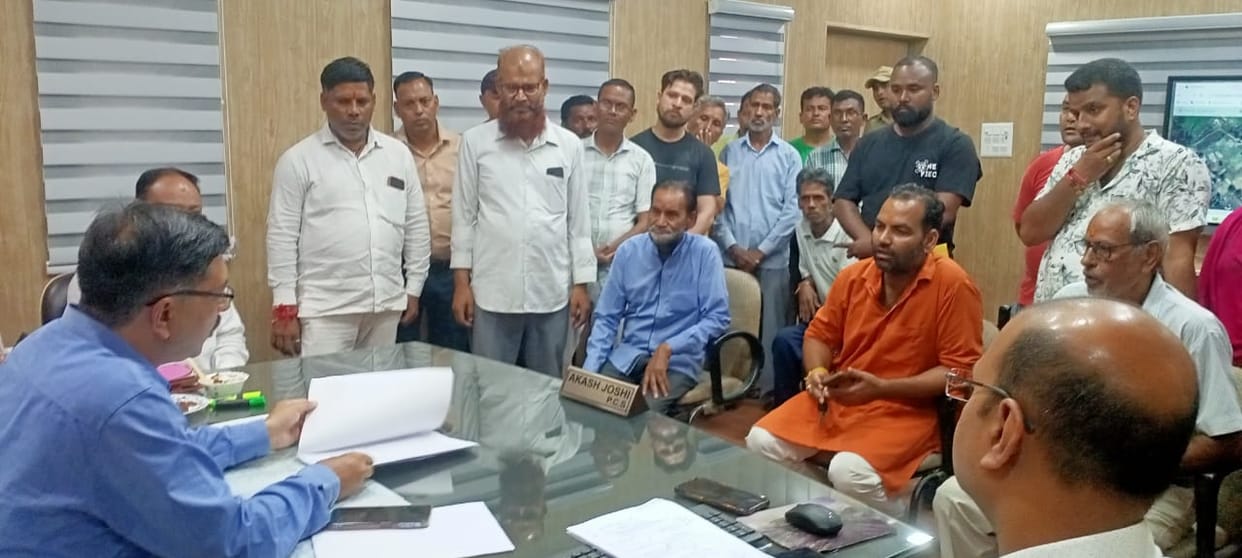 People appealed to DM to save house and livelihood