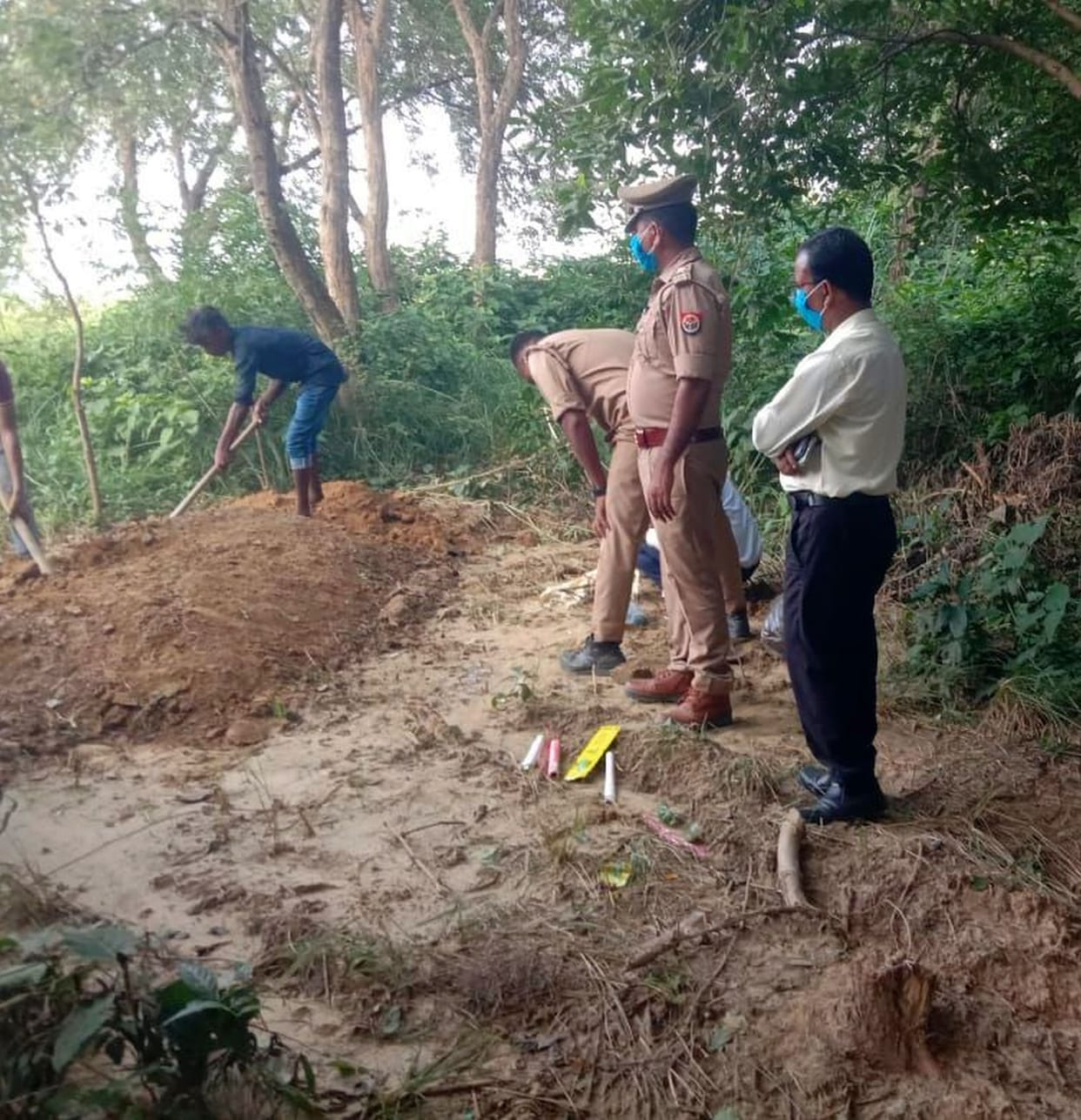 Dead body of young man taken out from grave, post mortem will be done