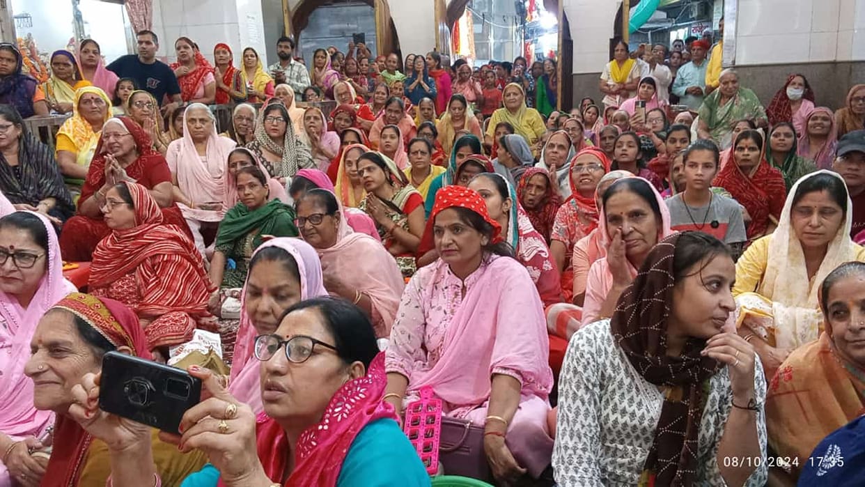 Devotees gathered in temples to worship Maa Kalratri