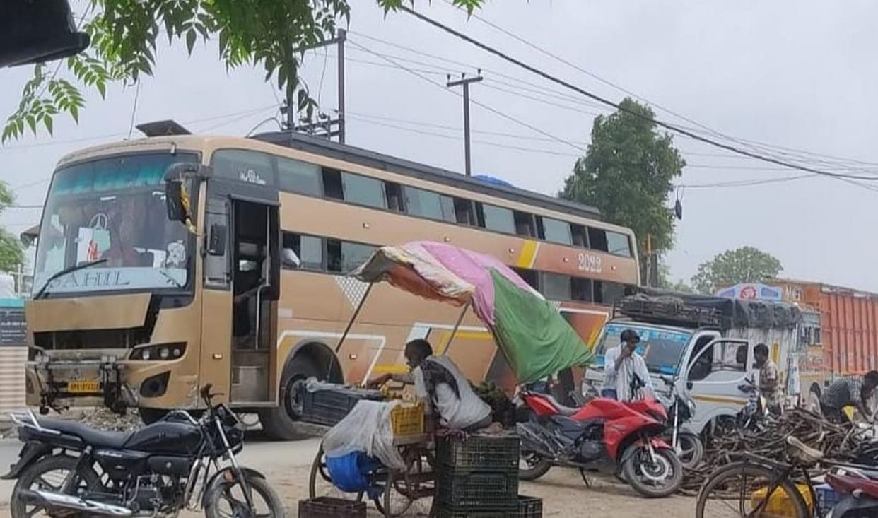 Sleeper buses are running errands on tourist permits
