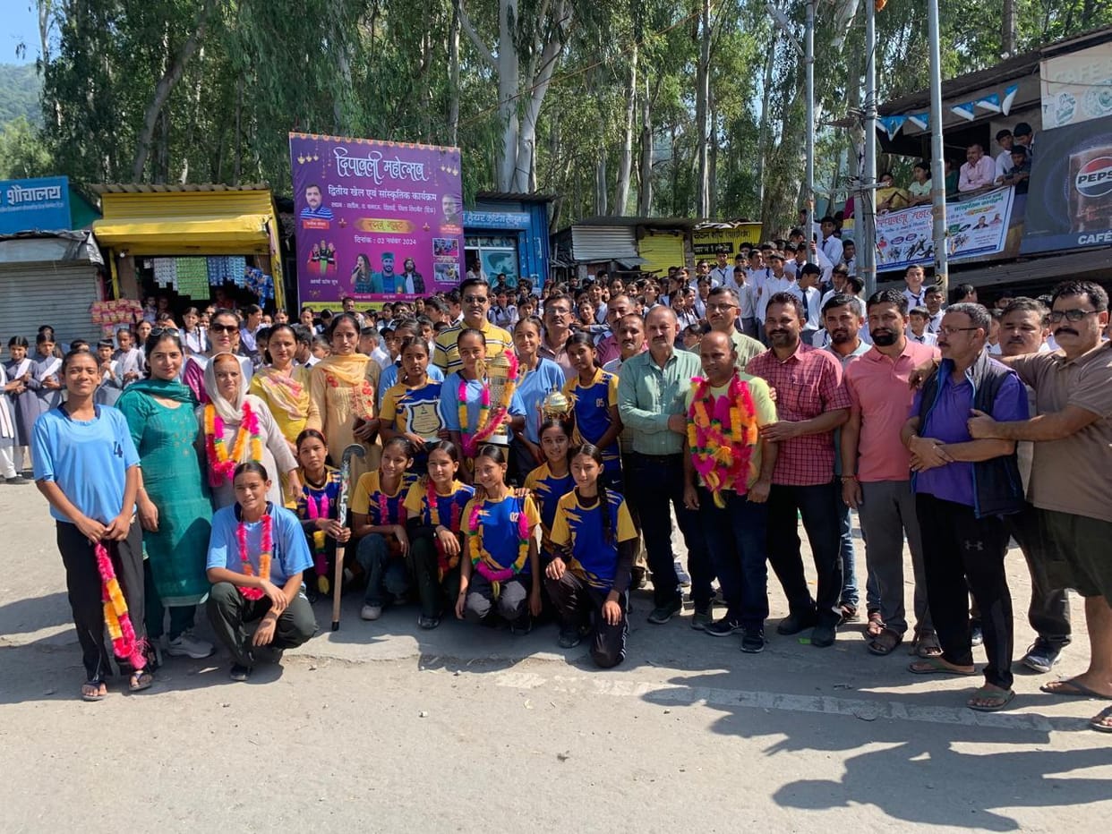 Warm welcome to champion daughters of Sirmaur