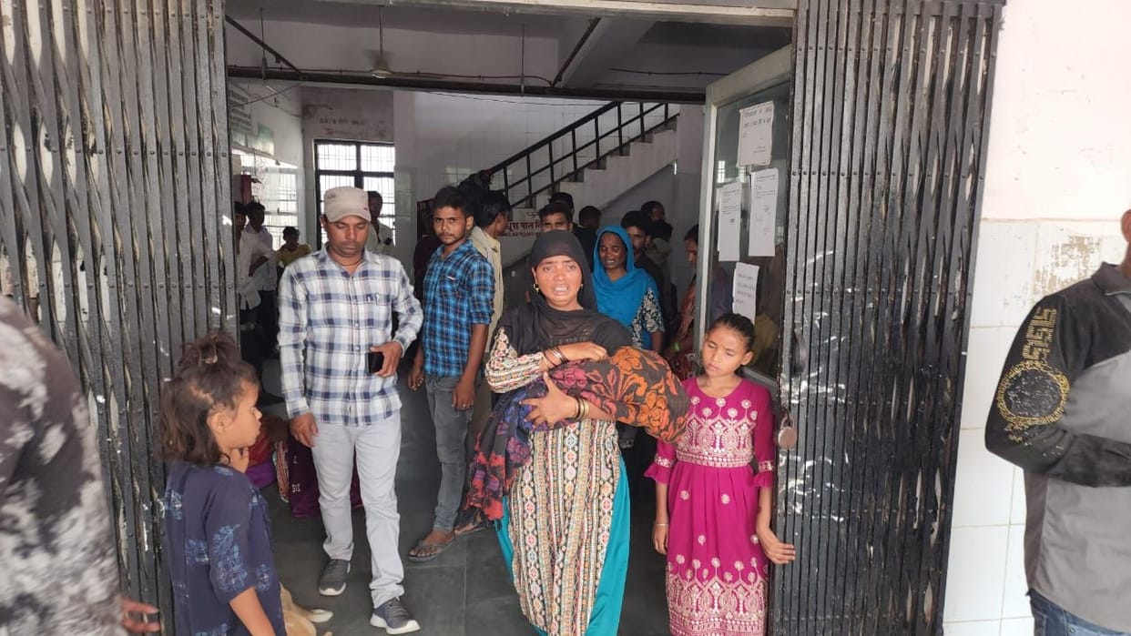 Death of two newborns in SNCU of district hospital, commotion