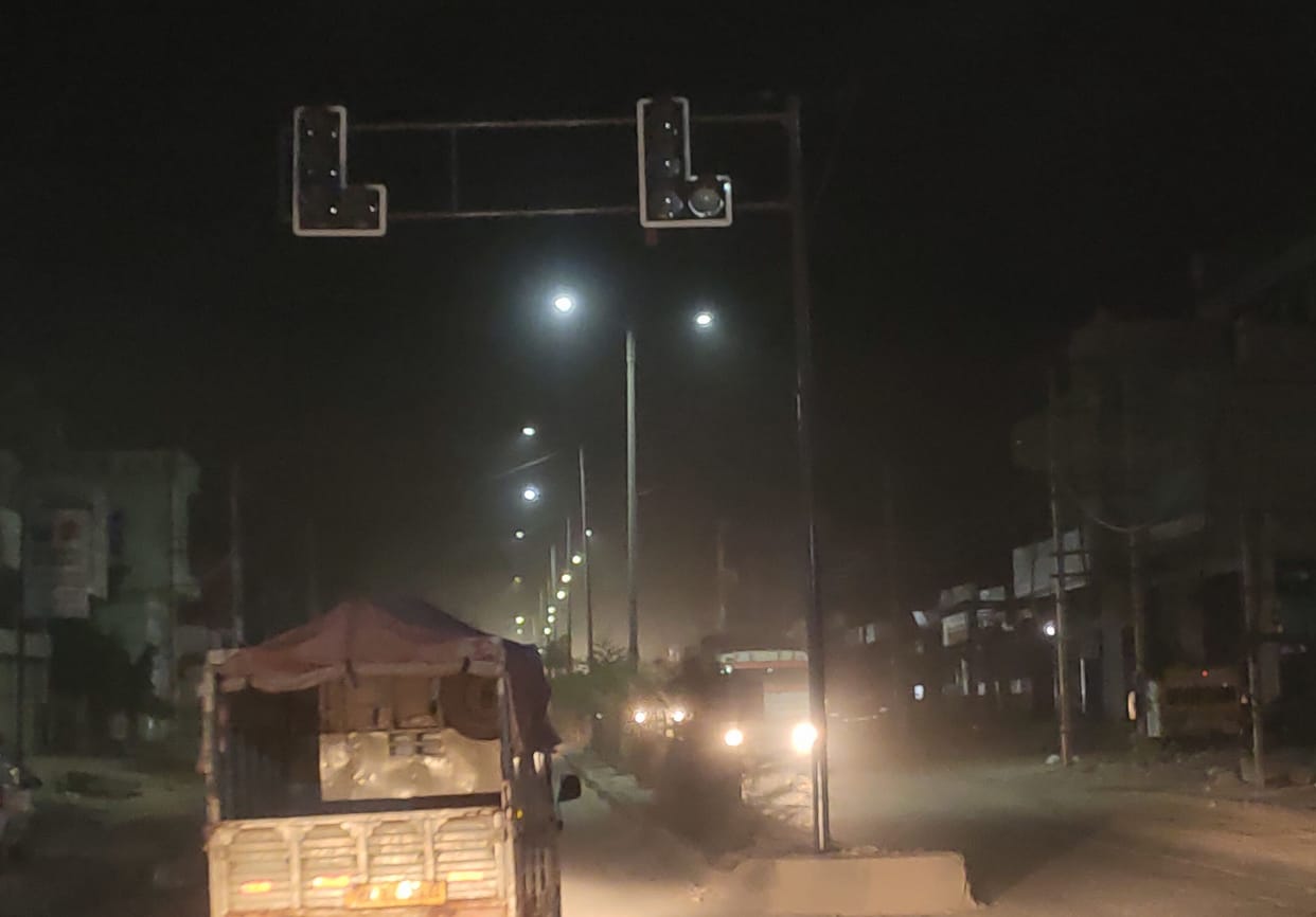 Effort to install traffic lights started in the city