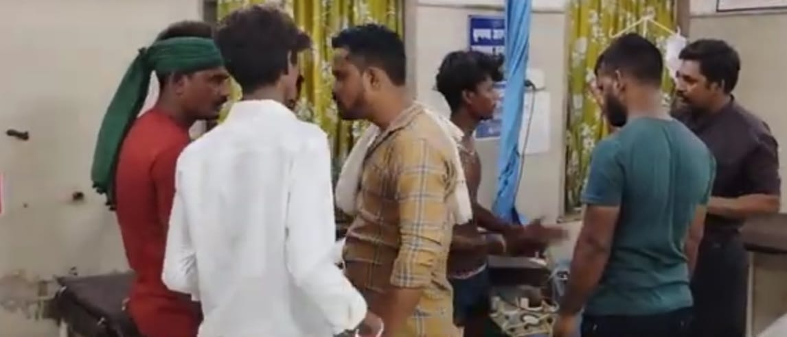 Damoh young man came to see idol of goddess was attacked with knife on his private parts