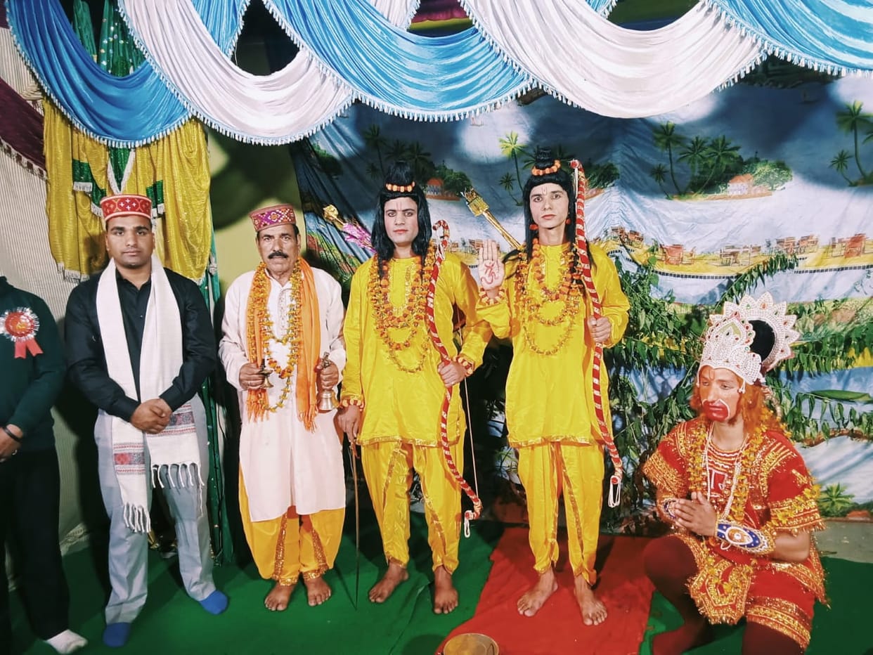 Shri Ram killed Ravana, gods showered flowers