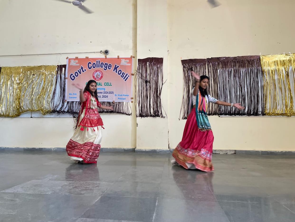 Nidhi and Mahima first in group dance