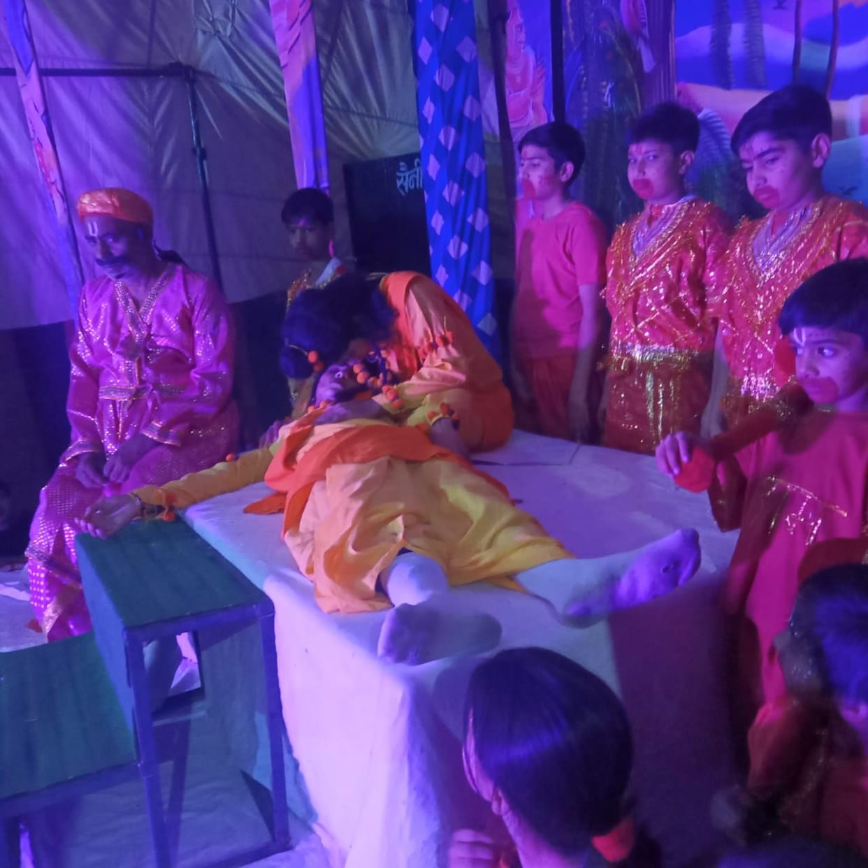Laxman fainted due to Meghnad's arrow, Hanuman lifted the mountain