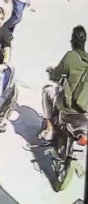 Cash looted at gunpoint