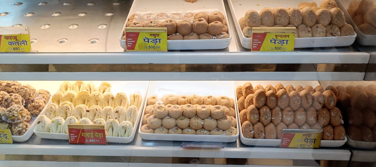 Now in the festive season, there will be no expiry date tag on the sweets of sweet stores, customers themselves will be responsible for the quality.
