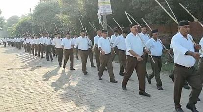 Rashtriya Swayamsevak Sangh took out a procession across the district on Vijay Dashami.