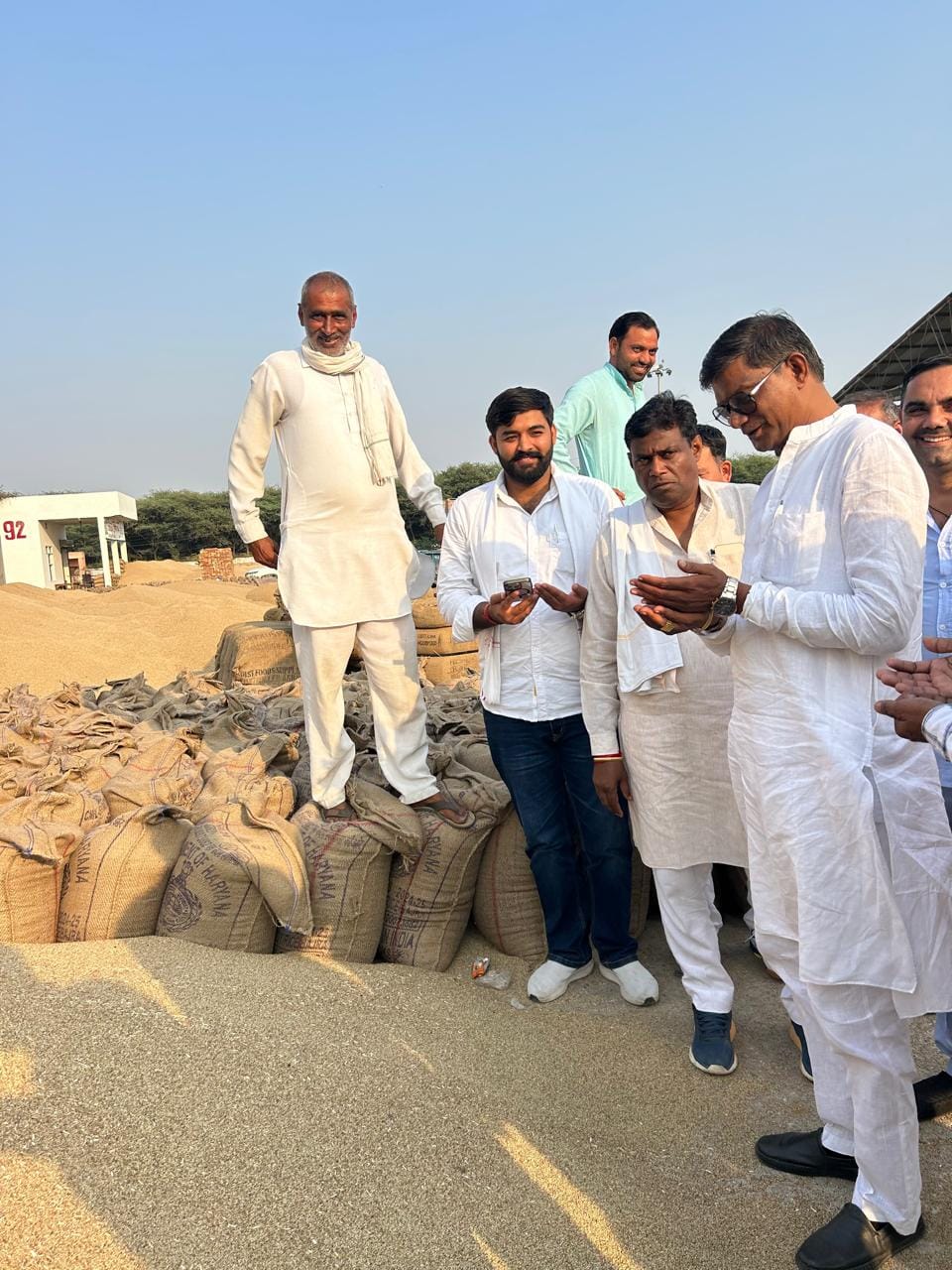 BJP leader Captain Birdhana visited Matanhel Mandi
