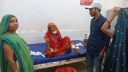 अस्पताल में इलाजरत महिला