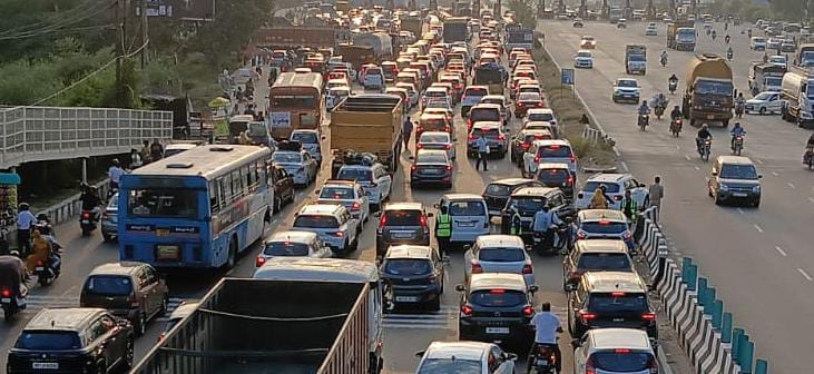 People started returning after the festival, there was a jam at the toll
