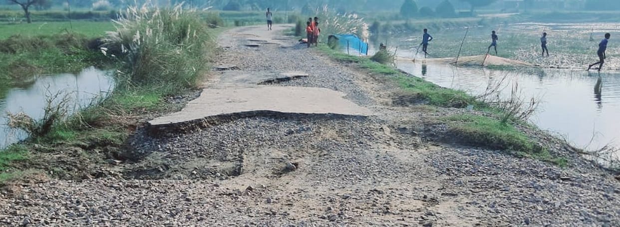 Now instead of Rapta bridge, small bridge will give relief from flood